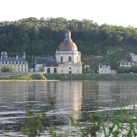 Hôtel St Pierre Saumur Exterior foto