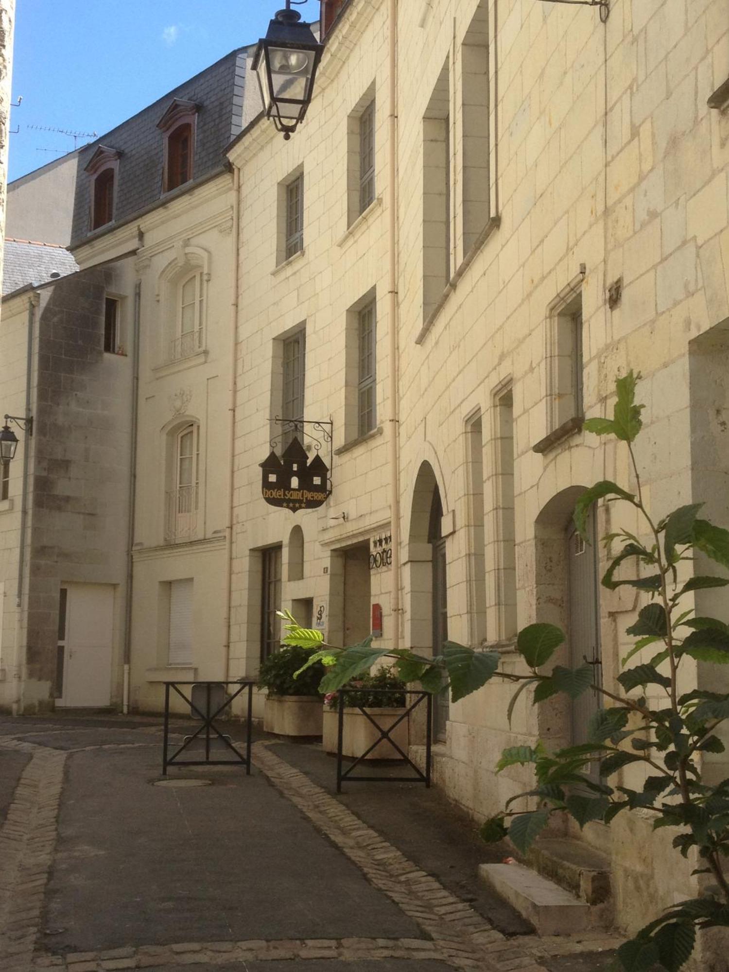 Hôtel St Pierre Saumur Exterior foto